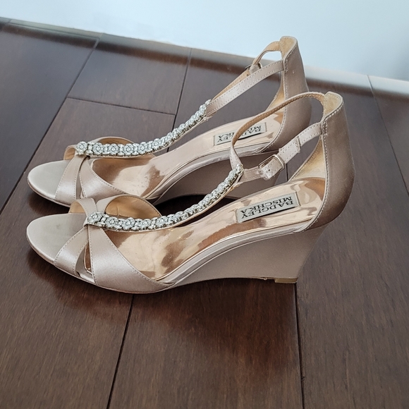 Badgley Mischka Wedge Heels size 8.5 - Picture 3 of 4